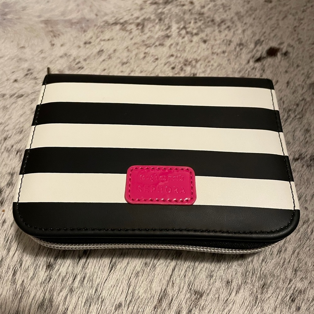 SEPHORA manicure set.